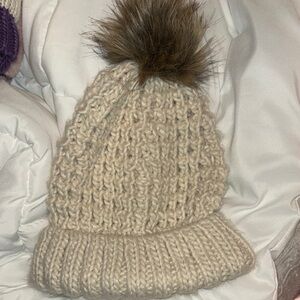 Chunky Knit Beanie with Faux Fur Pom Abercrombie and fitch cozy winter snow